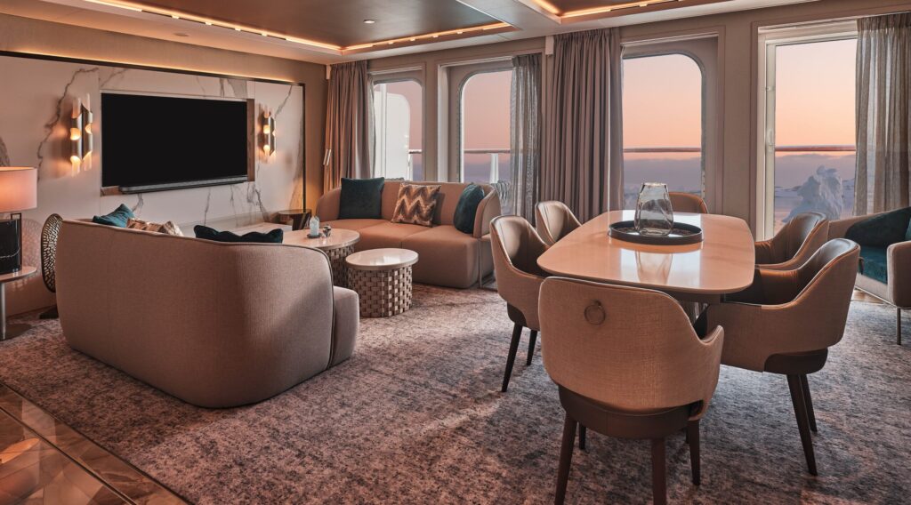 Silver Endeavour Grand Suite