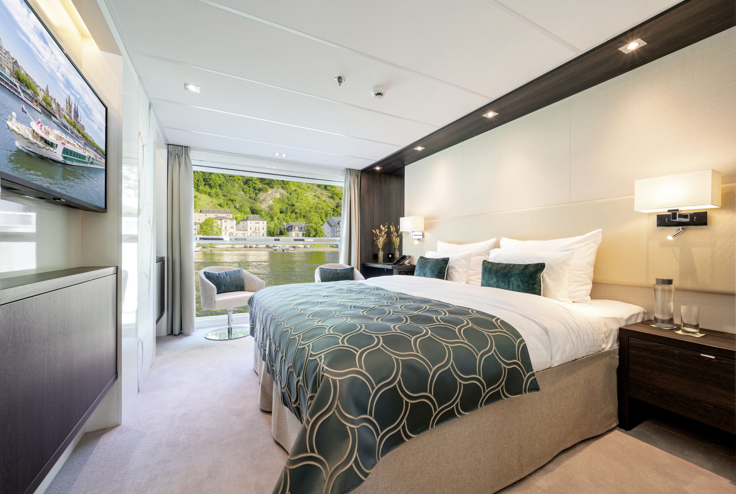 Amadeus Cara river cruise ship bedroom