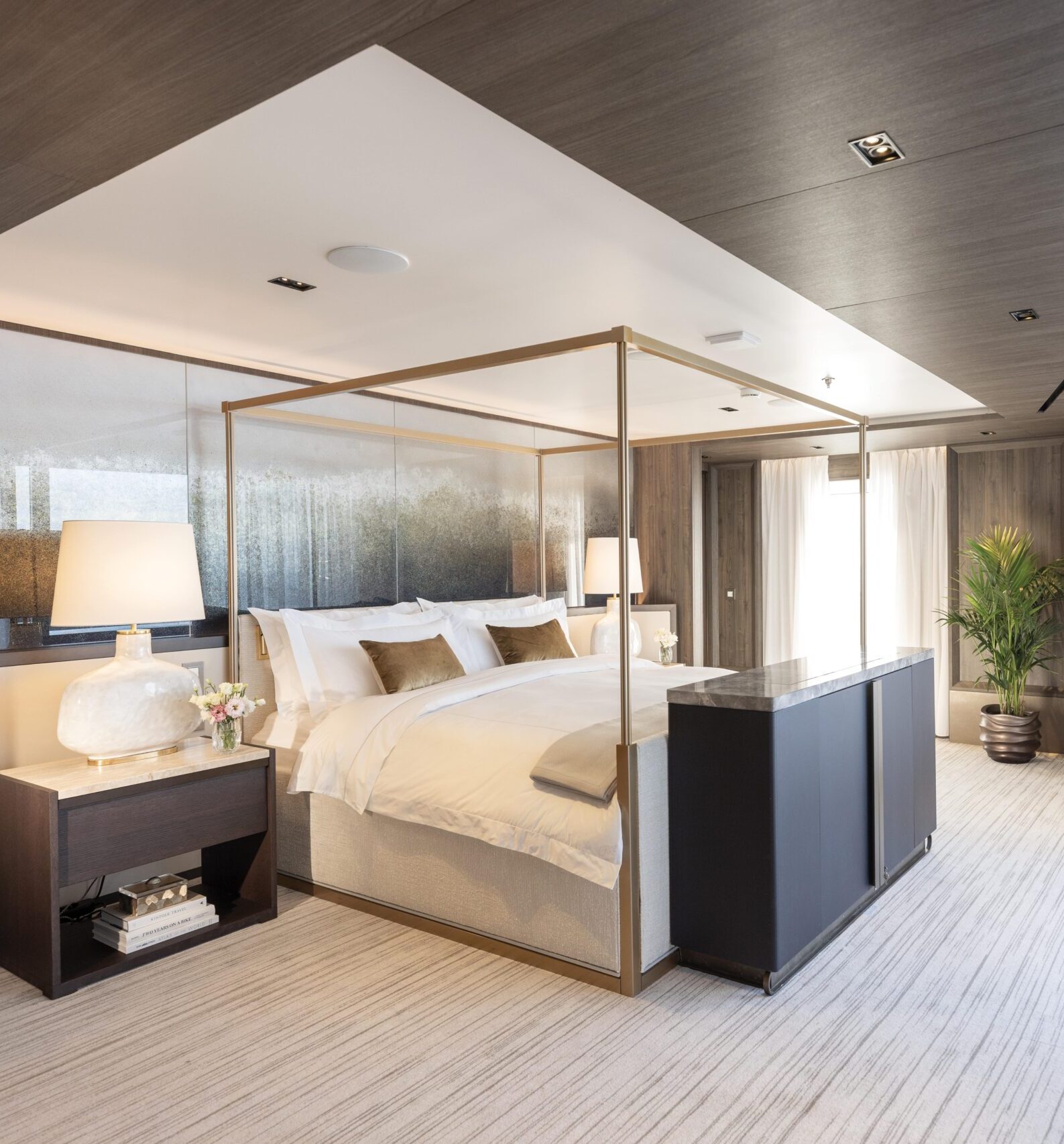 regent seven seas grandeur regent suite bedroom: All inclusive cruises