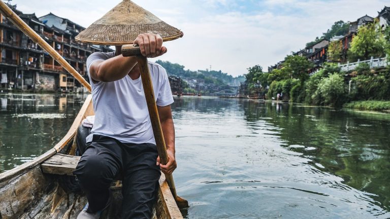 china man rowing