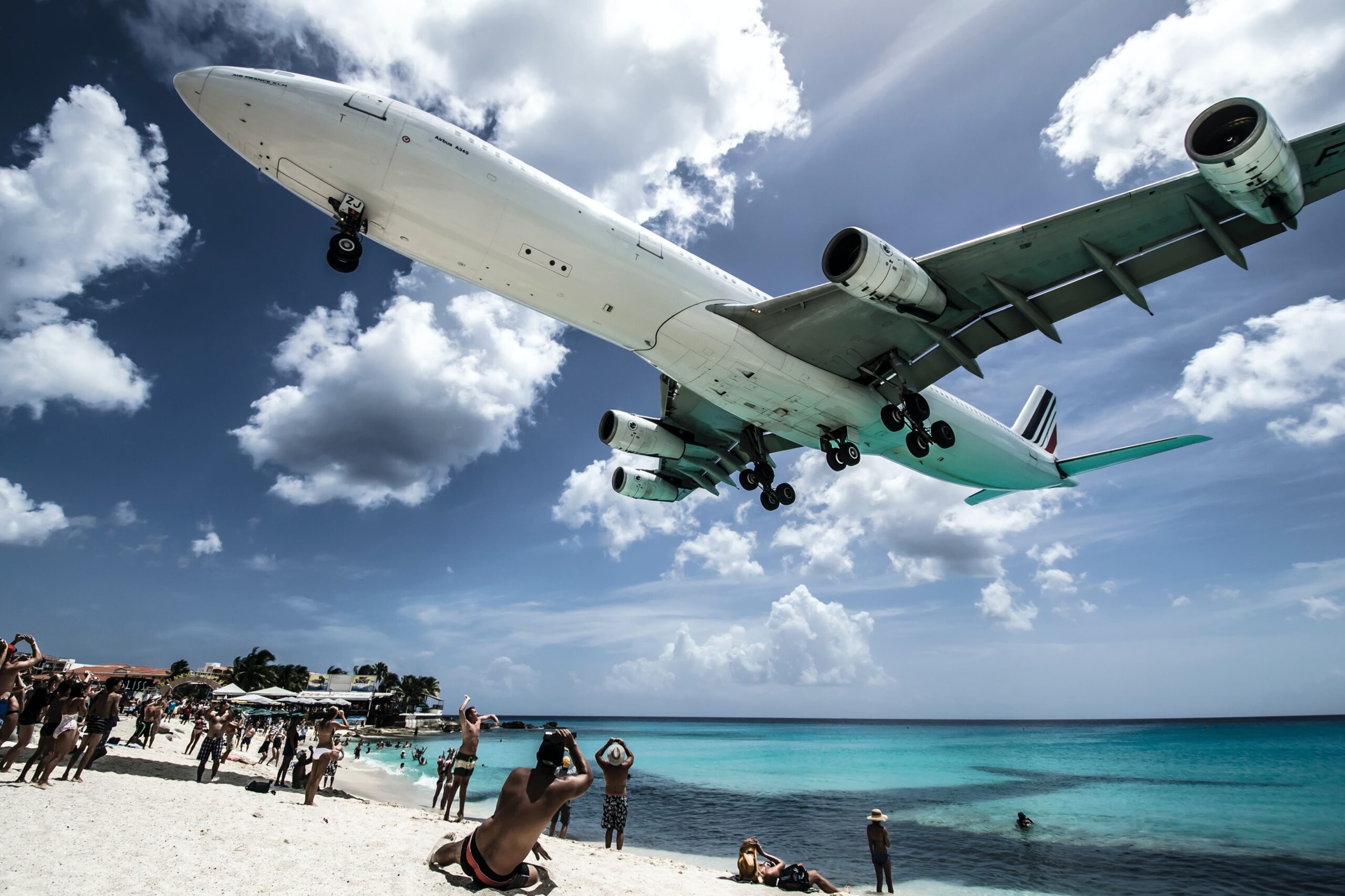 St Maarten beach plane p&o cruises caribbean