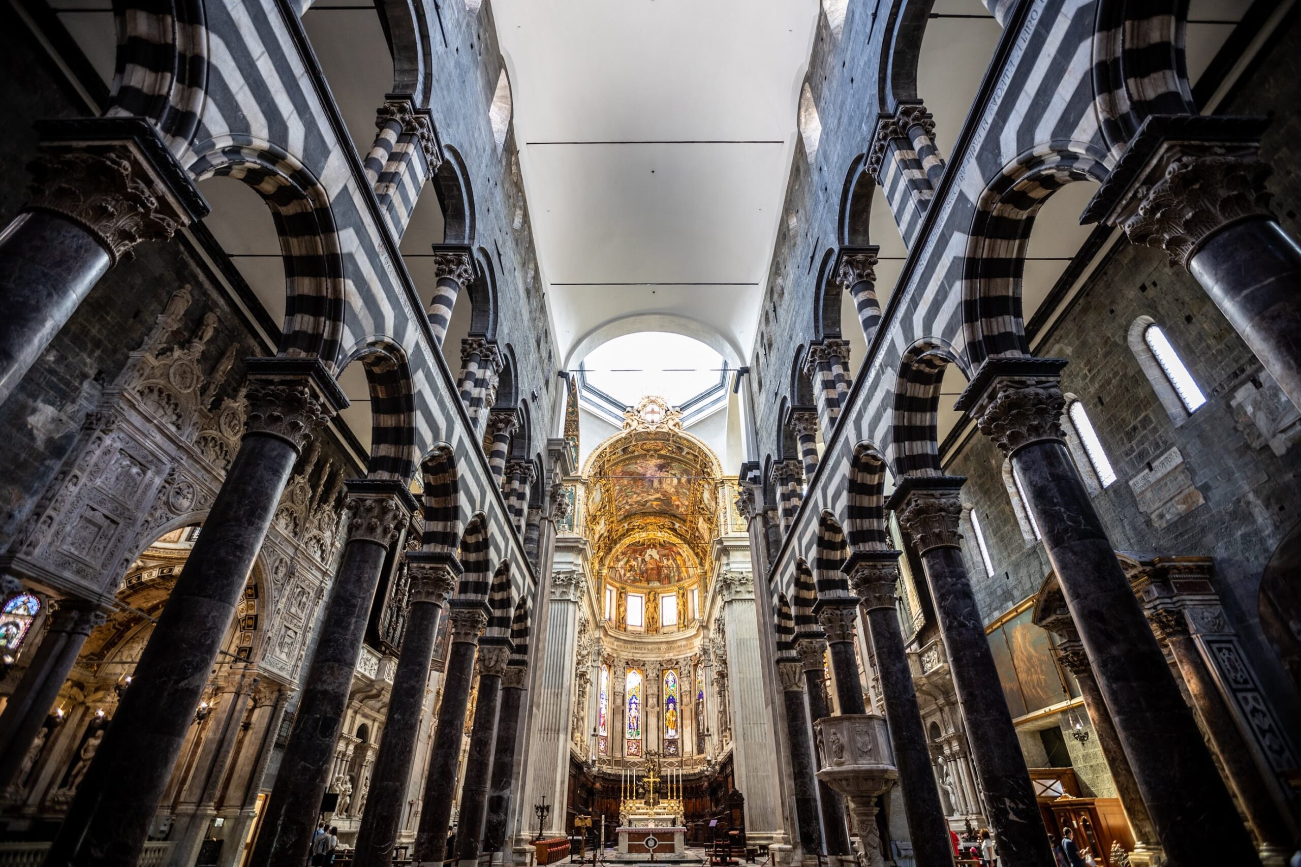 Genoa cathedral interior